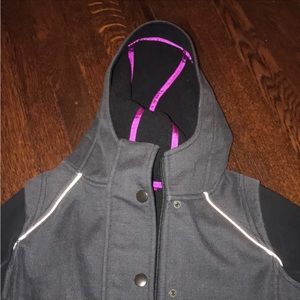 Kids Lulu lemon brand Lvivva size 10 very warm winter jacket - reflective strips